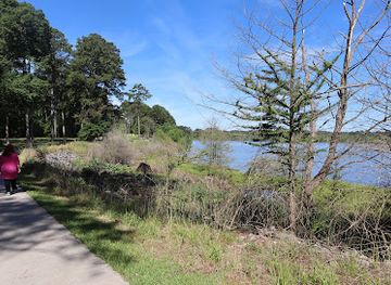 mississippi/the-hills/attraction/sam-d-hamilton-noxubee-national-wildlife-refuge-admin-building-and-visitor-contact-station