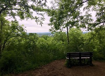 wisconsin/kettle-moraine-state-forest/attraction/emma-carlin-trail-head