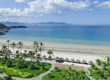 vietnam/da-nang/attraction/non-nuoc-beach