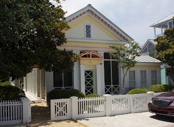 florida/grayton-beach/attraction/truman-show-house