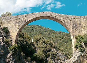 spain/pyrenees-mountains/attraction/pont-de-llierca