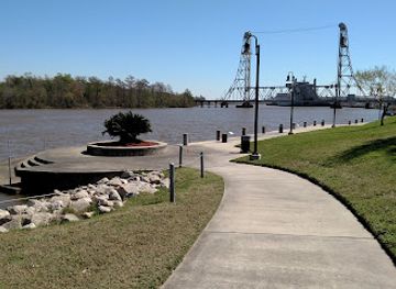 texas/beaumont/attraction/riverfront-park