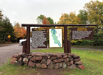 michigan/copper-harbor/attraction/the-beginning-of-u-s-highway-41