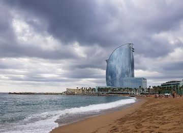 spain/barcelona/attraction/san-sebastian-beach