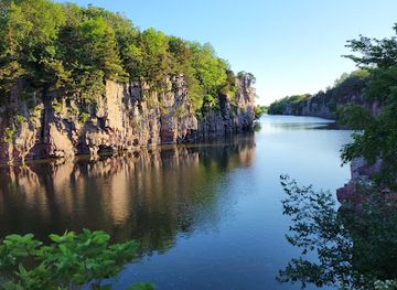 south-dakota/palisades-state-park/attraction/1908-palisades-iron-bridge