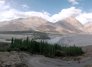 india/ladakh/attraction/longest-high-altitude-zipline-khalsar