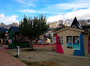 argentina/ushuaia/attraction/monumento-antiguos-pobladores