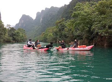 vietnam/north-central-coast/attraction/zipline-at-dark-cave