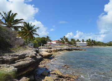 antigua-and-barbuda/saint-george/attraction/dutchman-bay