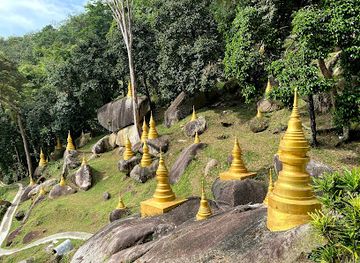 malaysia/penang-island/attraction/golden-stupa-penang-hill