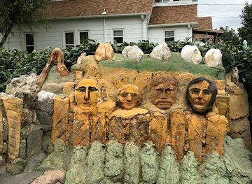 kansas/wilson-lake/attraction/grassroots-art-center