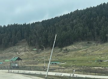 india/gulmarg/attraction/radhika-s-point