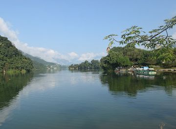 nepal/pokhara/phewa-lake/attraction/basundhara-park