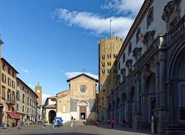 italy/orvieto/attraction/piazza-della-repubblica