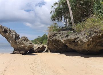indonesia/maluku/attraction/rozengain-island