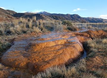 utah/sevier-valley/attraction/red-hill-hot-springs