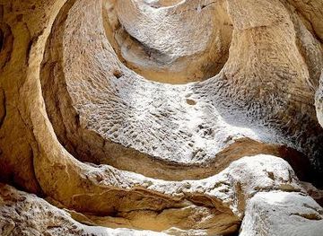 romania/brasov/attraction/manastirea-rupestra-sinca-veche