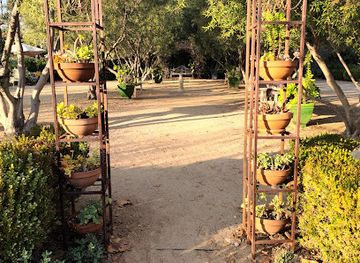 california/pasadena/playhouse-district/attraction/arlington-garden-in-pasadena