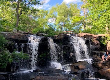 connecticut/gillette-castle-state-park/attraction/chapman-falls