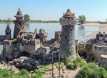 netherlands/alblasserwaard/attraction/luistenbuul