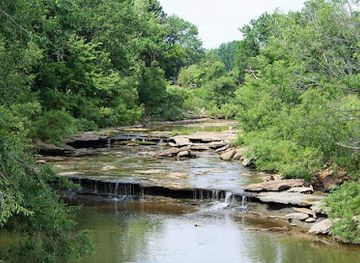 kansas/flint-hills/attraction/kansas-oldest-swinging-bridge