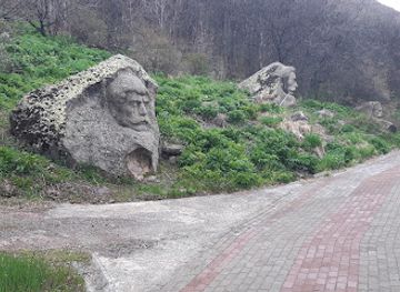 armenia/jermuk/attraction/heroes-alley