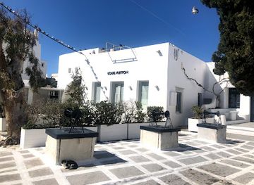 greece/mykonos/attraction/place-des-trois-puits