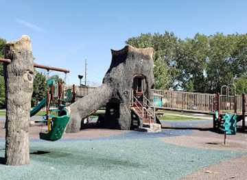 illinois/oak-lawn/attraction/wolfe-wildlife-park