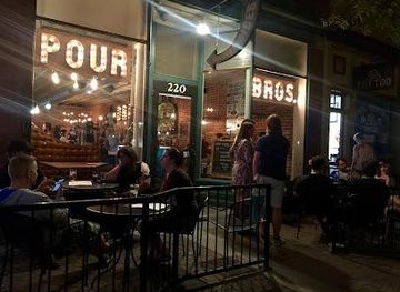 colorado/estes-park/attraction/pour-brothers-community-tavern