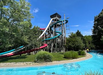 north-carolina/high-country/attraction/wet-n-wild-emerald-pointe-water-park