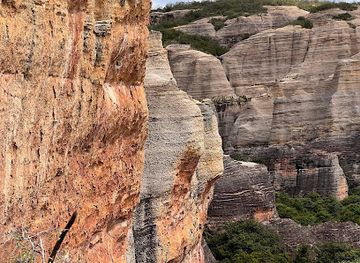brazil/serra-da-capivara-national-park/attraction/mirante-da-ponta-da-pedra