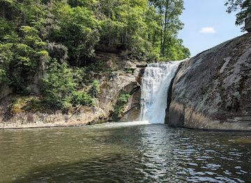north-carolina/pisgah-national-forest/attraction/elk-river-falls