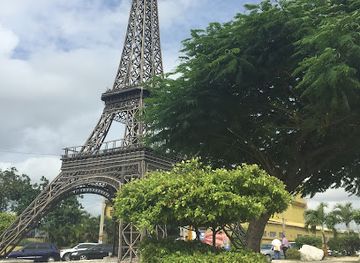 dominican-republic/cordillera-central/attraction/plaza-de-la-bandera-republica-dominicana