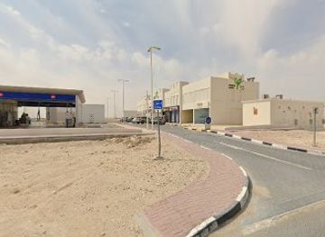 qatar/al-jassasiya-rock-carvings/attraction/maqanis-qatar-tools-wilderness