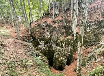 italy/molise/attraction/abisso-pozzo-della-neve
