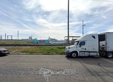 california/lodi/attraction/lodi-small-diamond-railroad-crossing
