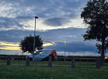 united-kingdom/middlesex/attraction/myrtle-avenue-viewing-area