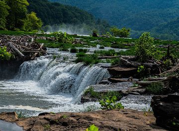 west-virginia/new-river-gorge-national-park-and-preserve/attraction/sandstone-falls