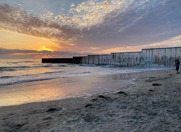 california/san-diego-beaches/attraction/us-mexico-beach-border