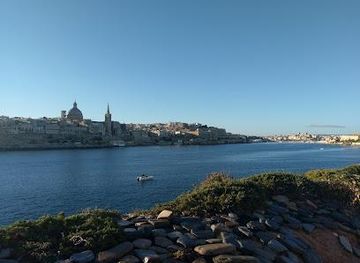 malta/gozo-citadel/attraction/tigne-seafront