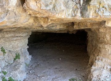 cyprus/paphos-district/attraction/hatjiroussos-cave
