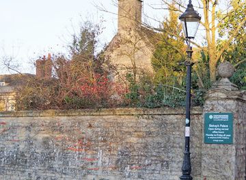 united-kingdom/oxfordshire/attraction/bishop-s-palace
