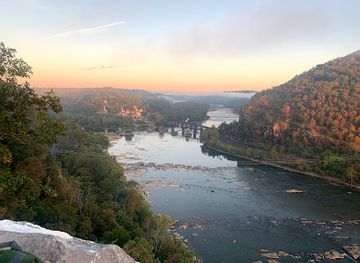 west-virginia/harpers-ferry-national-historical-park/attraction/split-rock