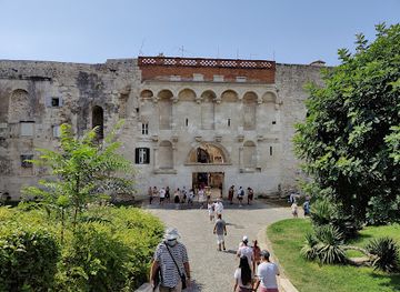 croatia/split/old-town/attraction/golden-gate