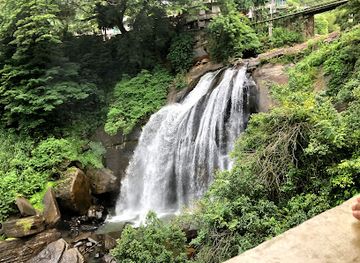 sri-lanka/matale-district/attraction/huluganga-ella-waterfall