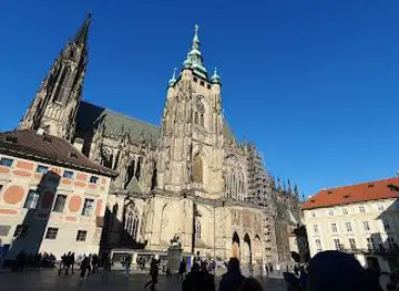 100 Spires City Tours