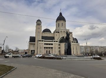 romania/bacau/attraction/parcul-trandafirilor