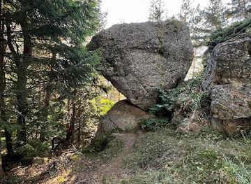 bulgaria/malyovitsa/attraction/obesen-kamak