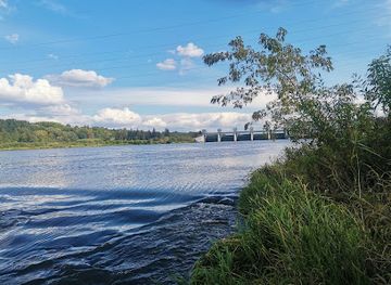 poland/zegrze-reservoir/attraction/prog-przy-zaporze-w-debem