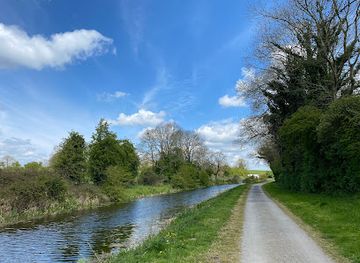 ireland/county-meath/attraction/royal-canal-greenway-trailhead